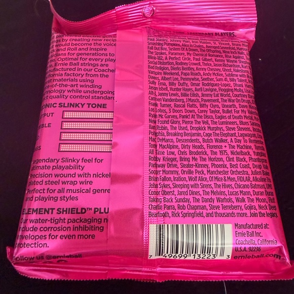 Super Slinky Guitar Strings - Pink - Picture 2 of 2